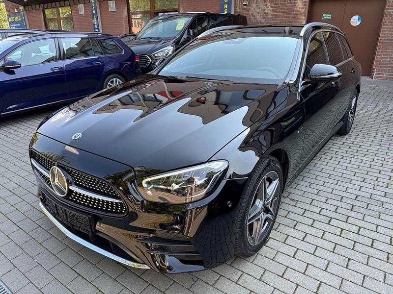 Schwarz/baltic black Gebraucht 2021 Mercedes E300 AMG Kombi | 32.444 € (Superpreis) - Bild 1/4
