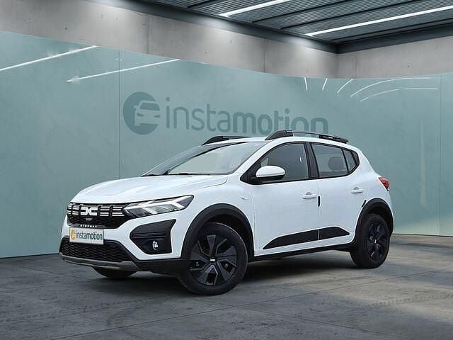 Weiß Gebraucht 2024 Dacia Sandero Expression Kleinwagen | 16.770 € (Guter Preis) - Bild 1/2