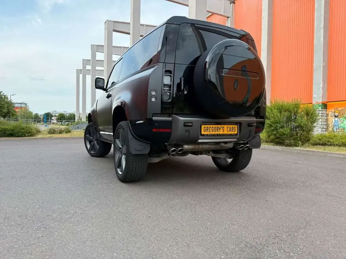 Gebraucht Land Rover Defender Carpathian Edition 525 PS (386 kW) 2022 Schwarz SUV
