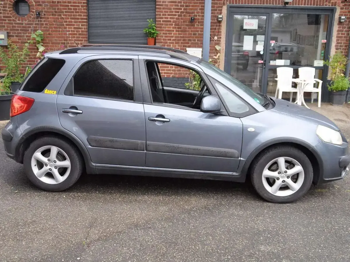 Gebraucht Suzuki SX4 Comfort 107 PS (78 kW) 2008 Other Limousine