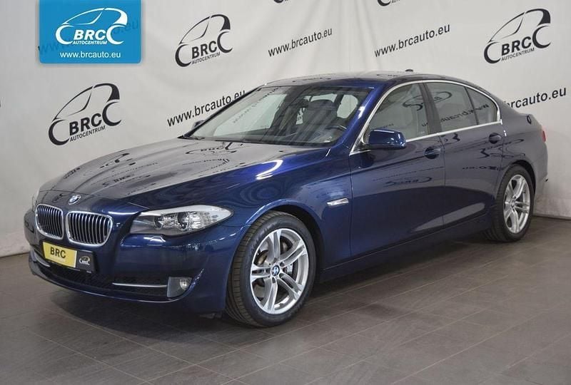 Blau Gebraucht 2012 BMW 530 Limousine | 11.000 € (Superpreis) - Bild 1/4