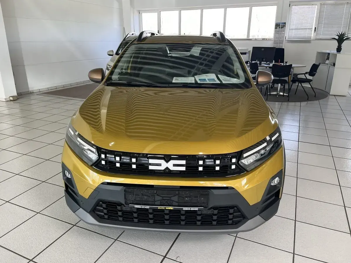 Neu Dacia Sandero Comfort 110 PS (80 kW) 2026 Amber yellow Kleinwagen