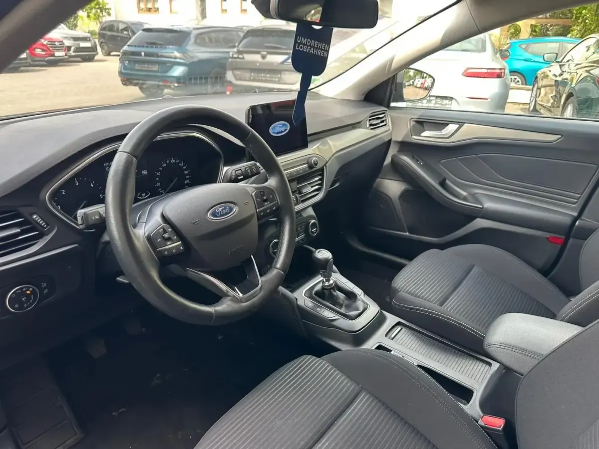 Gebraucht Ford Focus Titanium 120 PS (88 kW) 2020 Schwarz Kombi