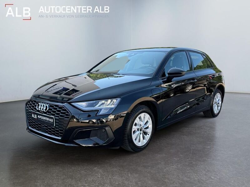 Schwarz Gebraucht 2022 Audi A3 Sportback e-tron Basis Limousine | 24.990 € (Fairer Preis) - Bild 1/4