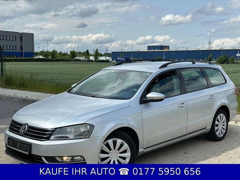 Silber Gebraucht 2013 VW Passat Kombi | 3.070 € (Etwas zu teuer) - Bild 1/4