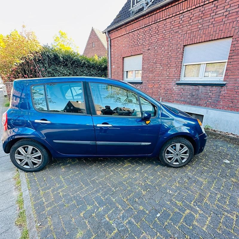 Second-hand Renault Modus 112 CP (82 kW) 2005 Albastru Monovolum