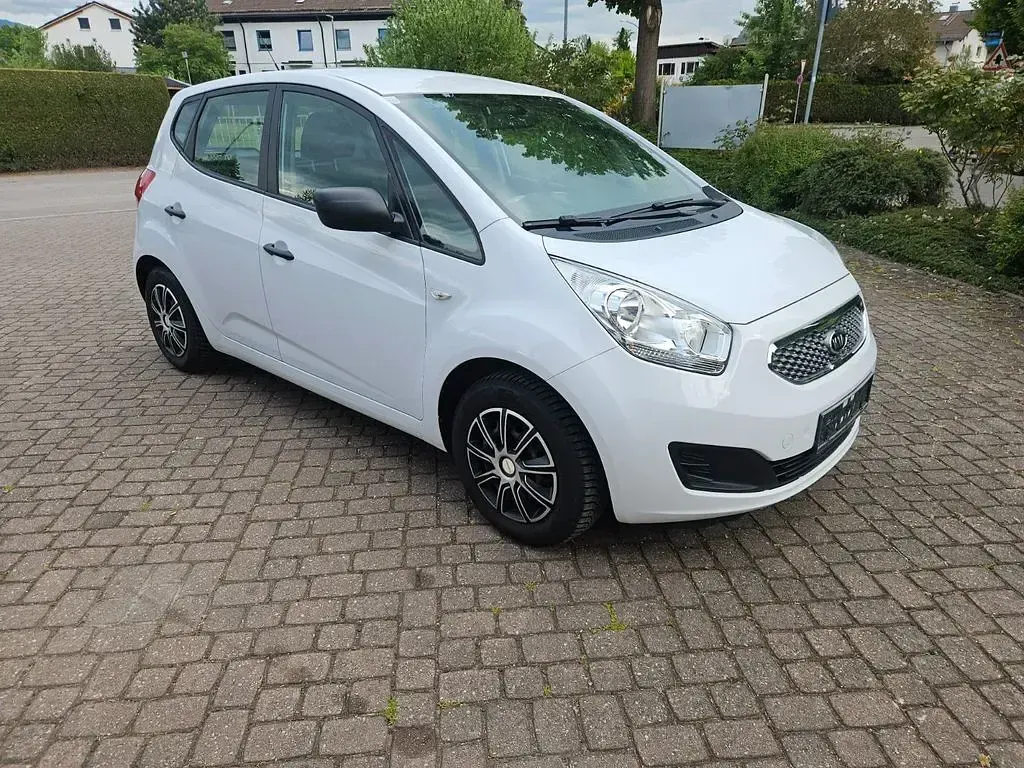Gebraucht Kia Venga 90 PS (66 kW) 2010 Weiß Kleinwagen