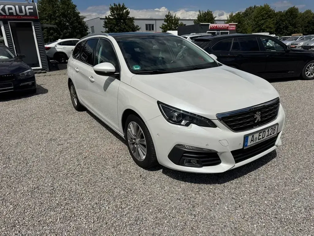 Gebraucht Peugeot 308 120 PS (88 kW) 2018 Weiß Limousine