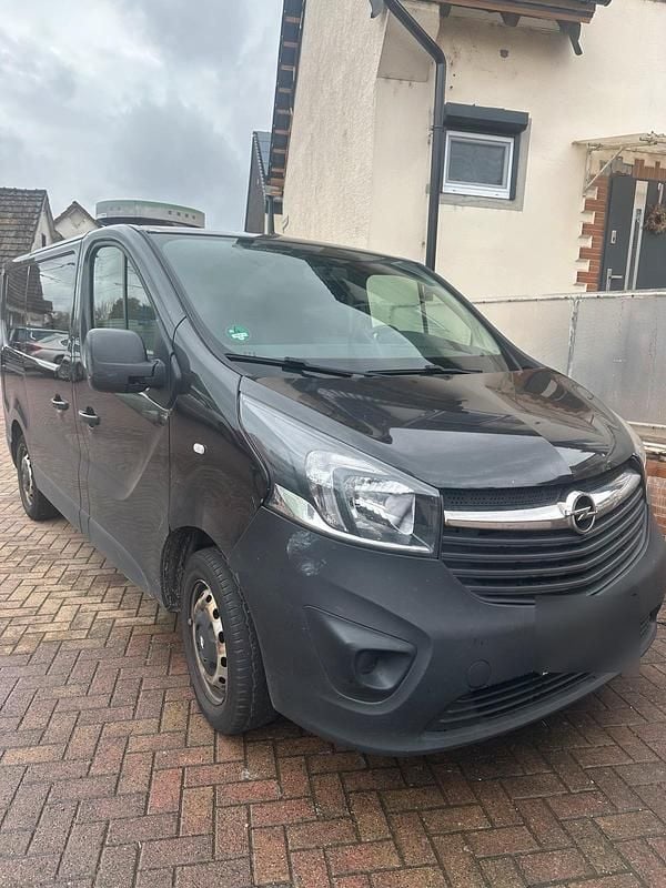 Schwarz Gebraucht 2017 Opel Vivaro Van | 6.000 € (Superpreis) - Bild 1/4