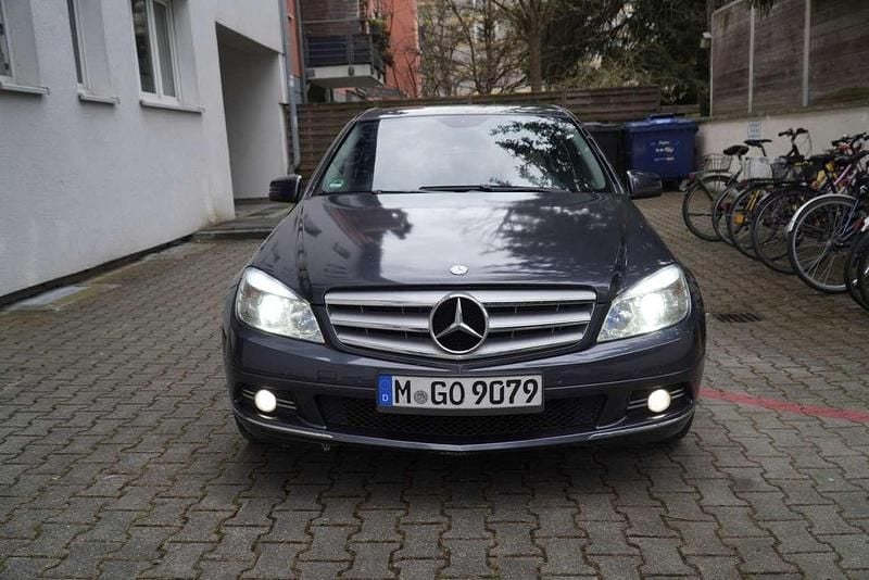 Gebraucht Mercedes C180 156 PS (114 kW) 2010 Grau Limousine