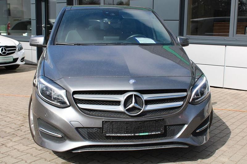 Gebraucht Mercedes B220 Edition 177 PS (130 kW) 2018 Grau Van / Kleinbus