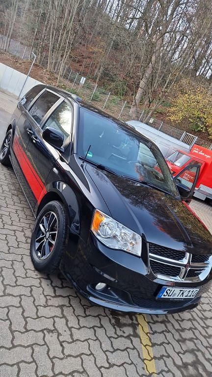 Gebraucht Dodge Grand Caravan 287 PS (211 kW) 2017 Schwarz Van / Kleinbus