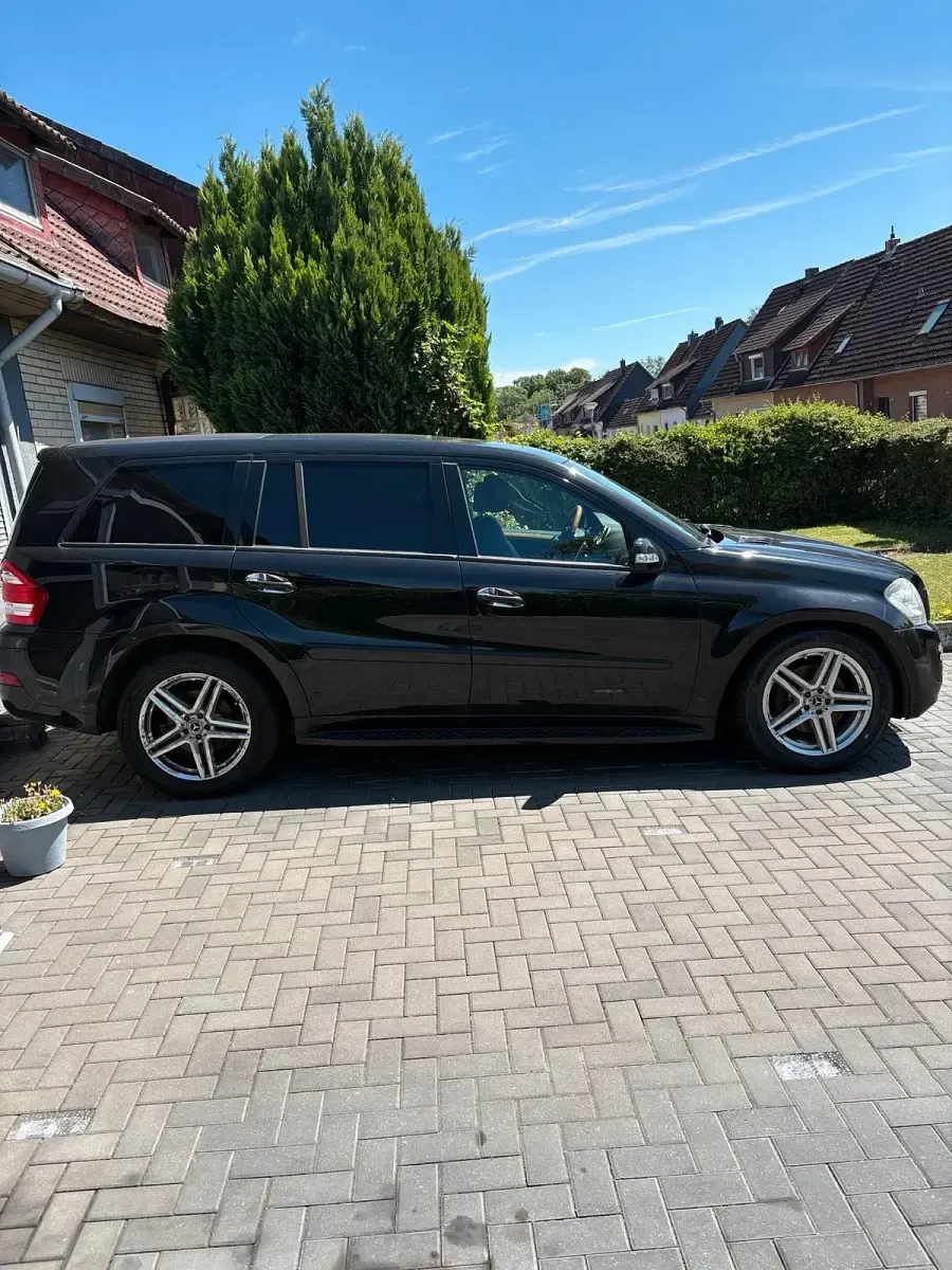 Gebraucht Mercedes GL550 387 PS (284 kW) 2009 Schwarz SUV