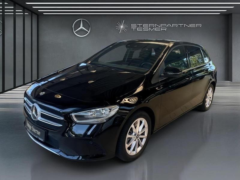 Schwarz Gebraucht 2022 Mercedes B250e Van / Kleinbus | 25.590 € (Guter Preis) - Bild 1/3