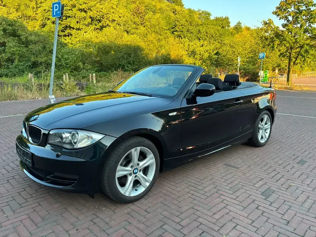 Gebraucht BMW 118 Cabriolet Advantage 143 PS (105 kW) 2011 Schwarz Cabrio
