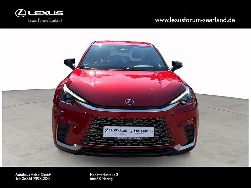 Gebraucht Lexus LBX 136 PS (100 kW) 2024 Rot SUV