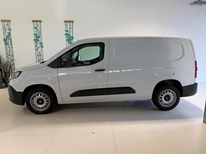 Neu Fiat Doblò 131 PS (96 kW) 2026 Gelato weiss Van / Kleinbus