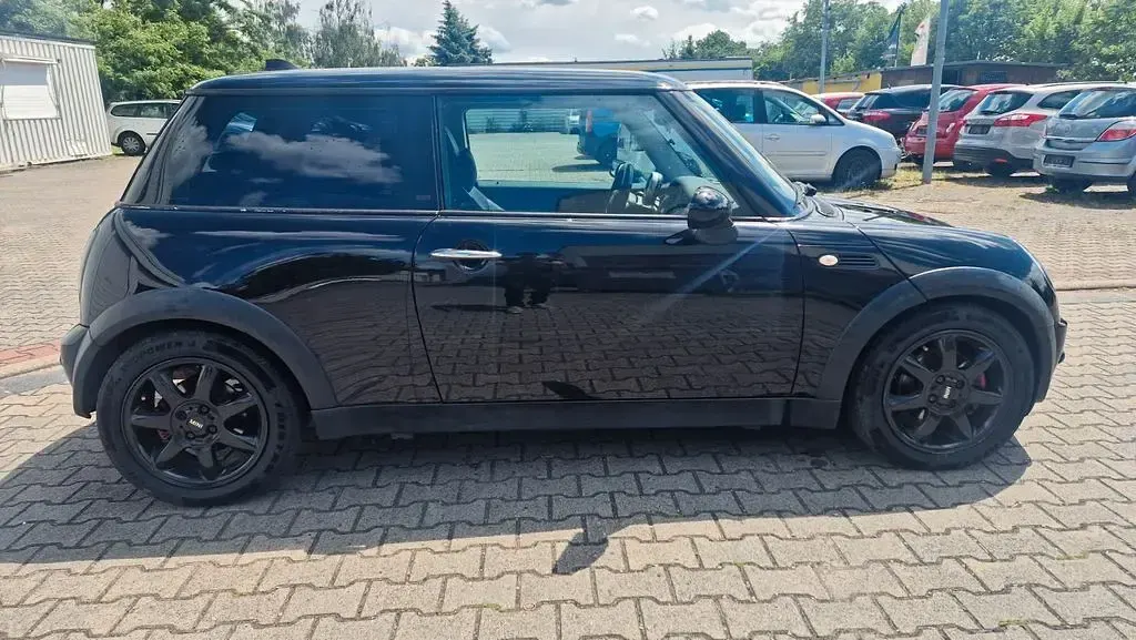 Gebraucht Mini ONE 90 PS (66 kW) 2003 Schwarz Kleinwagen