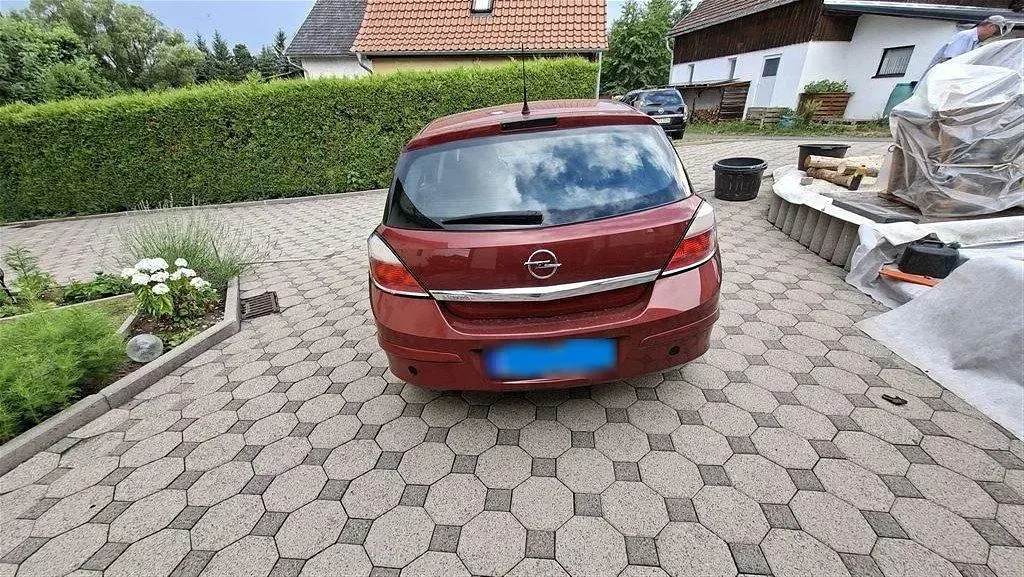 Gebraucht Opel Astra 75 PS (55 kW) 2006 Rot Limousine