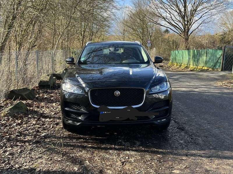 Schwarz Gebraucht 2019 Jaguar F-Pace Portfolio SUV | 28.500 € (Guter Preis) - Bild 1/4