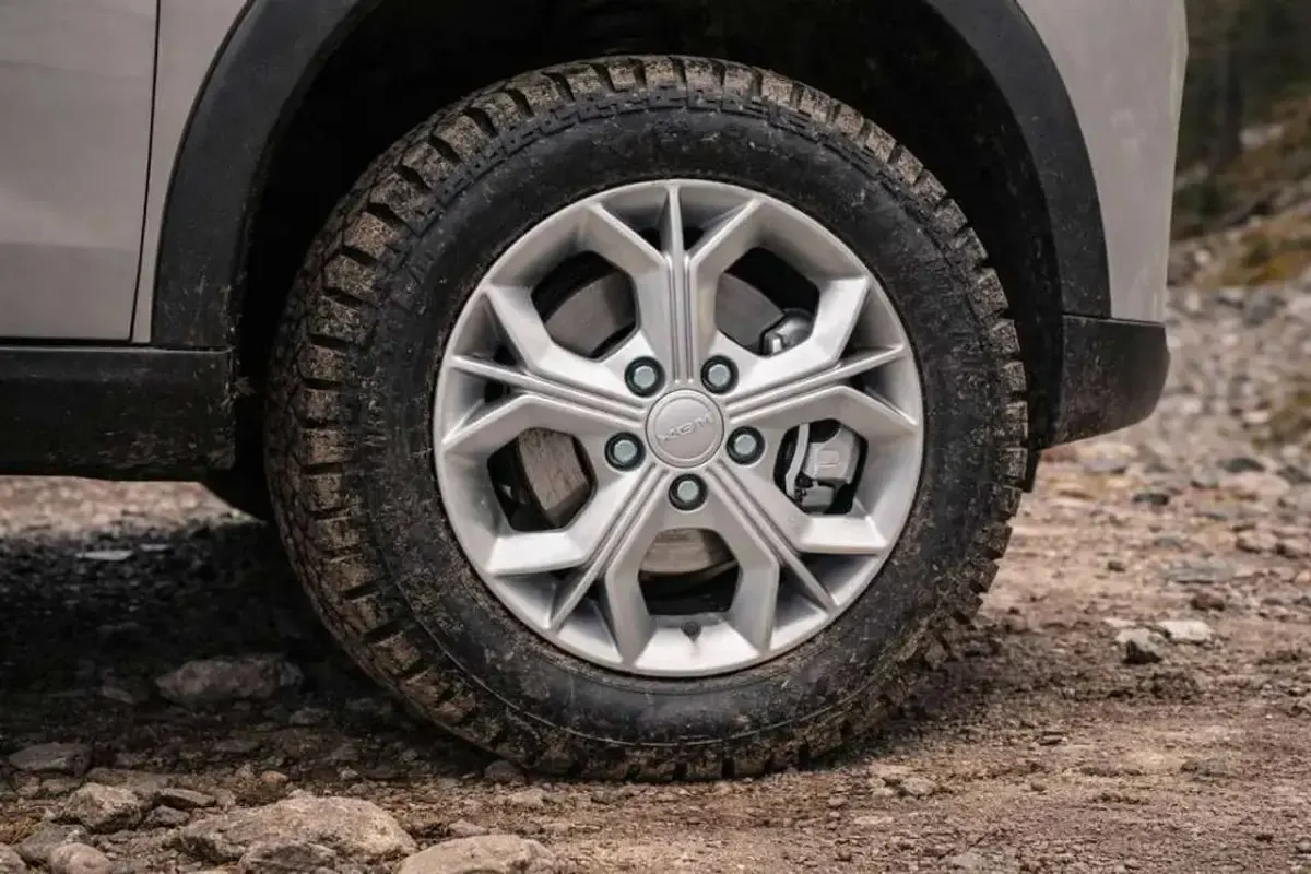 Neu KGM Tivoli 163 PS (119 kW) 2026 Latte greige SUV