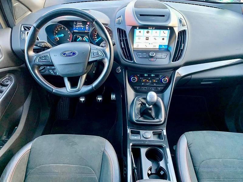 Gebraucht Ford Kuga ST-Line 150 PS (110 kW) 2017 Schwarz SUV