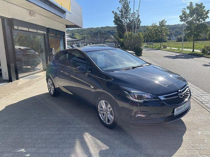 Gebraucht Opel Astra Active 125 PS (91 kW) 2017 Schwarz Limousine