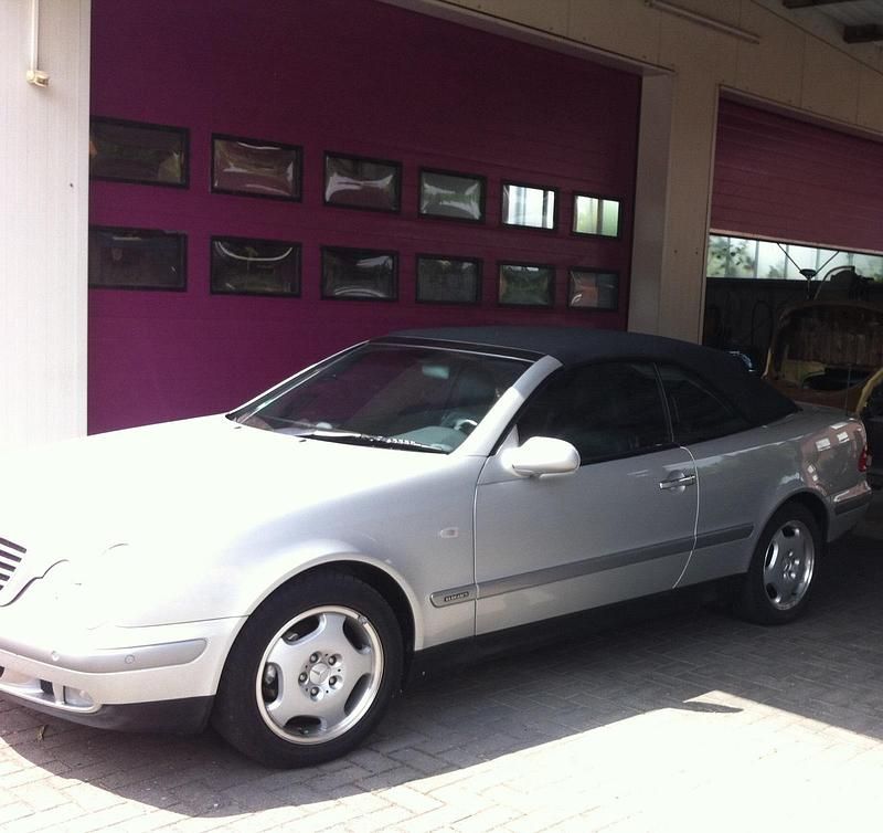 Silber Gebraucht 1999 Mercedes CLK200 Cabrio | 22.000 € - Bild 1/3