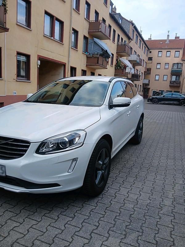 Gebraucht Volvo XC60 215 PS (158 kW) 2013 Weiß SUV