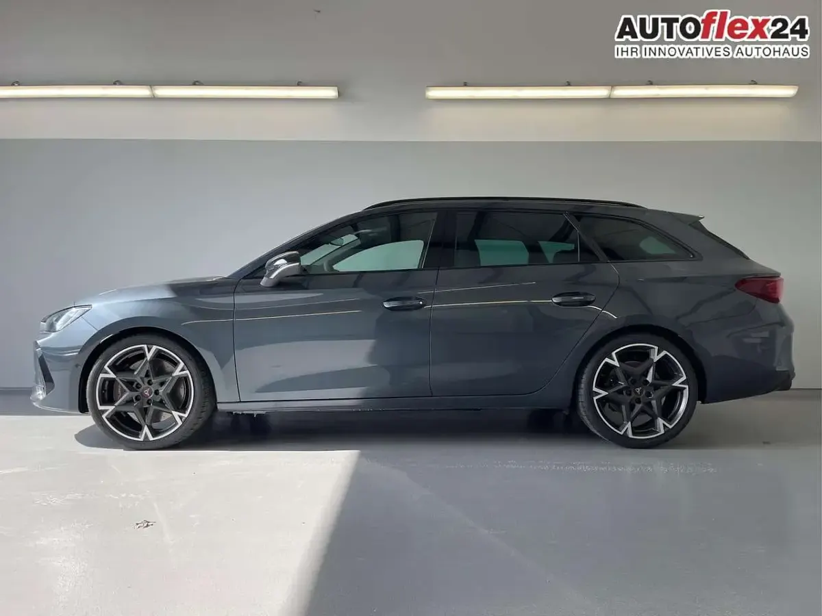 Neu Cupra Leon VZ3 333 PS (244 kW) 2026 [s7s7] magnetic grau met... Limousine
