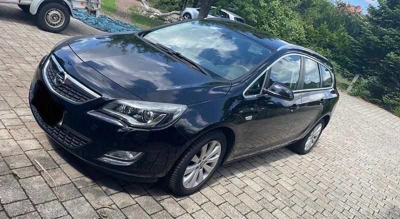 Gebraucht Opel Astra Innovation 140 PS (102 kW) 2011 Schwarz Kombi