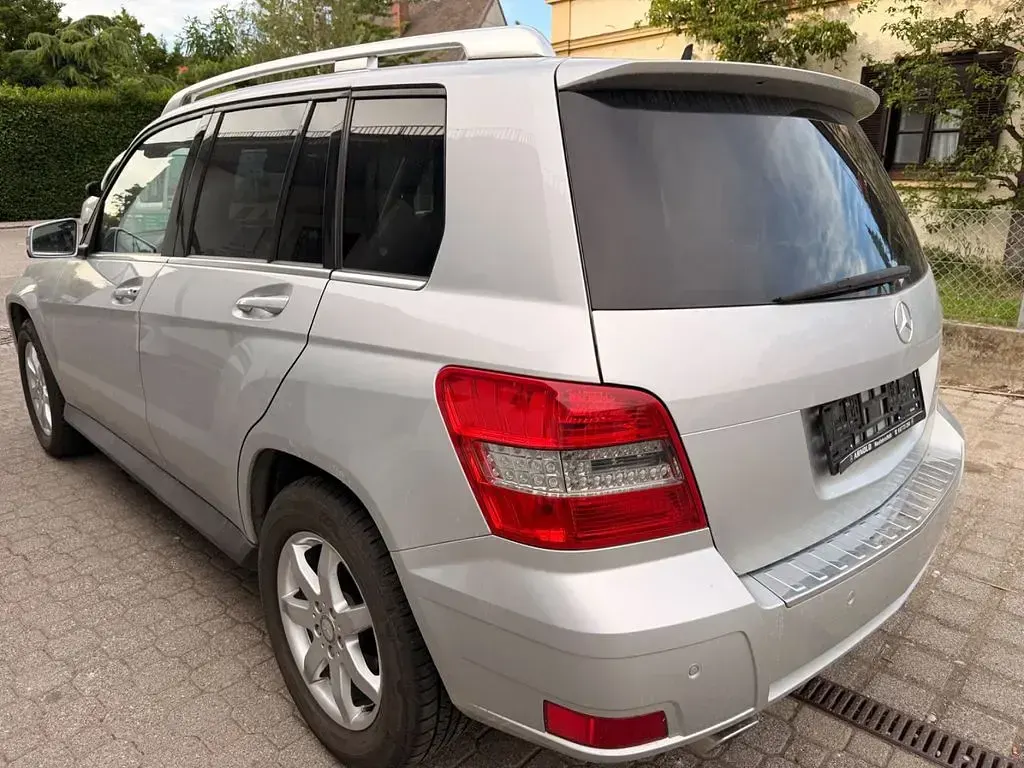 Gebraucht Mercedes GLK320 231 PS (169 kW) 2010 Silber SUV
