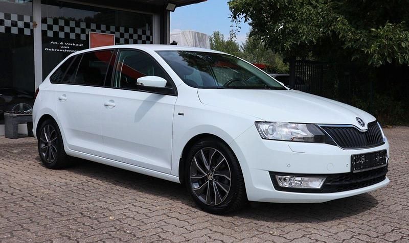 Weiß Gebraucht 2017 Skoda Rapid Kombi | 9.500 € (Fairer Preis) - Bild 1/4