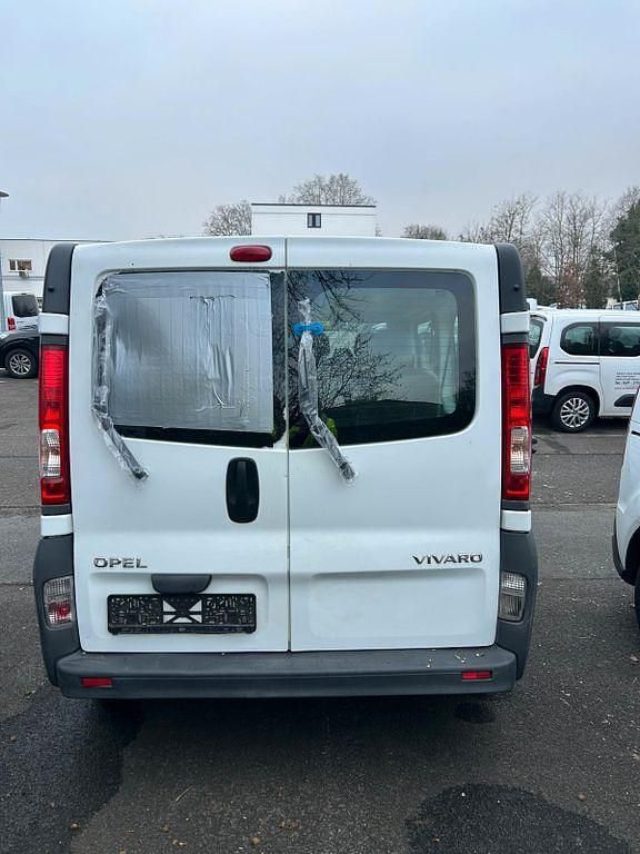 Gebraucht Opel Vivaro 90 PS (66 kW) 2013 Silber Van / Kleinbus