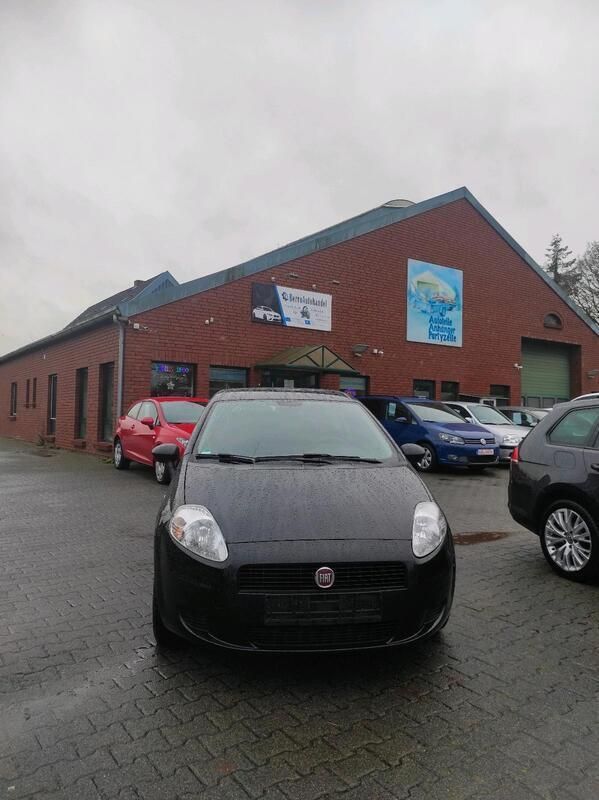 Schwarz Gebraucht 2013 Fiat Punto Kleinwagen | 2.599 € (Guter Preis) - Bild 1/4