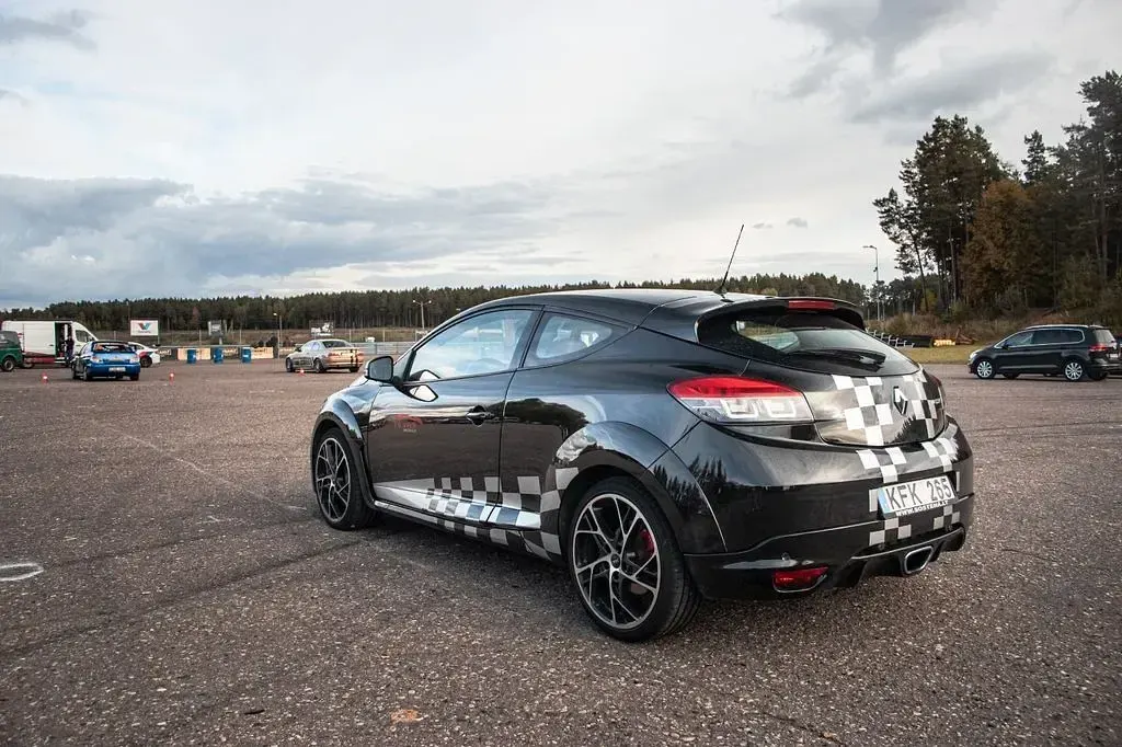Gebraucht Renault Mégane 265 PS (194 kW) 2013 Schwarz Coupé