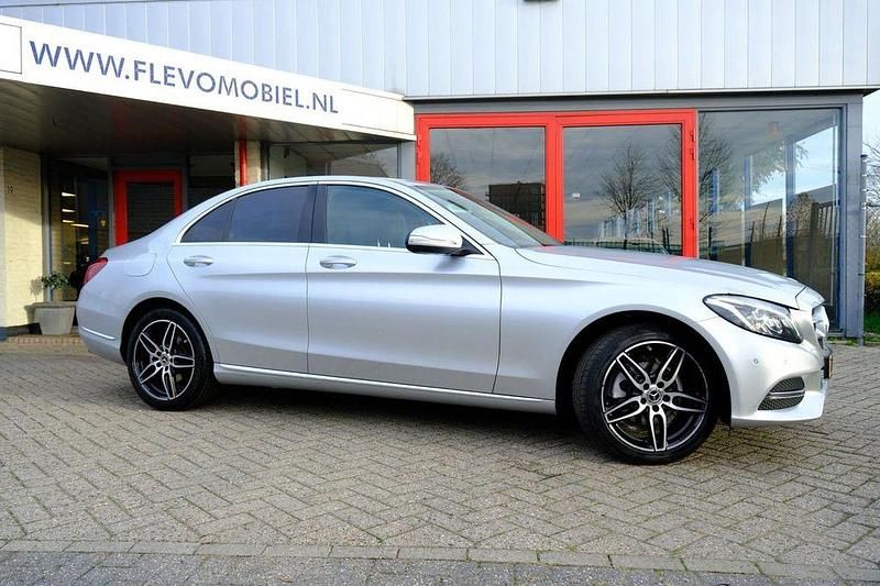 Gebraucht Mercedes C180 Edition 156 PS (114 kW) 2014 Grau Limousine