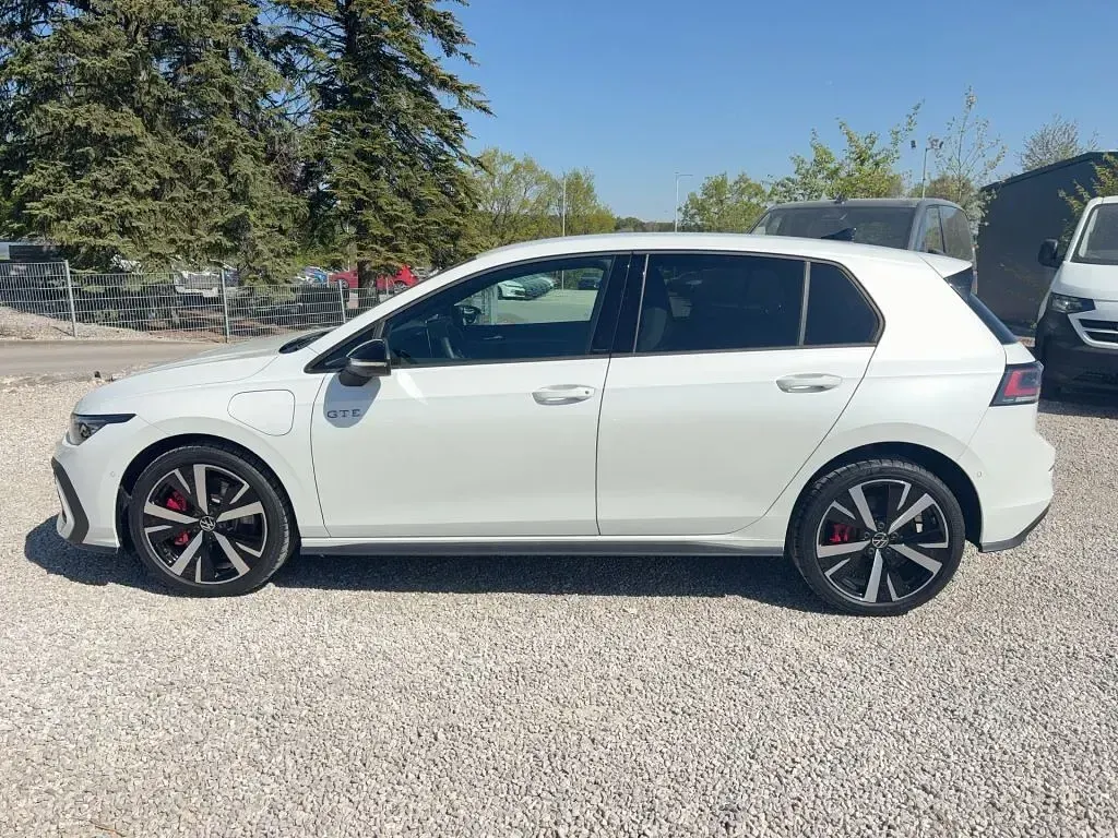 Gebraucht VW Golf VIII GTE 272 PS (200 kW) 2025 Oryxweiß perlmutteffekt Limousine