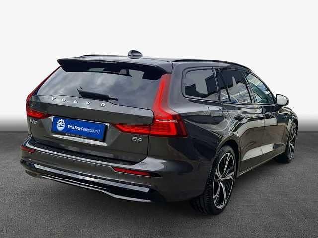 Gebraucht Volvo V60 145 PS (106 kW) 2025 Kombi