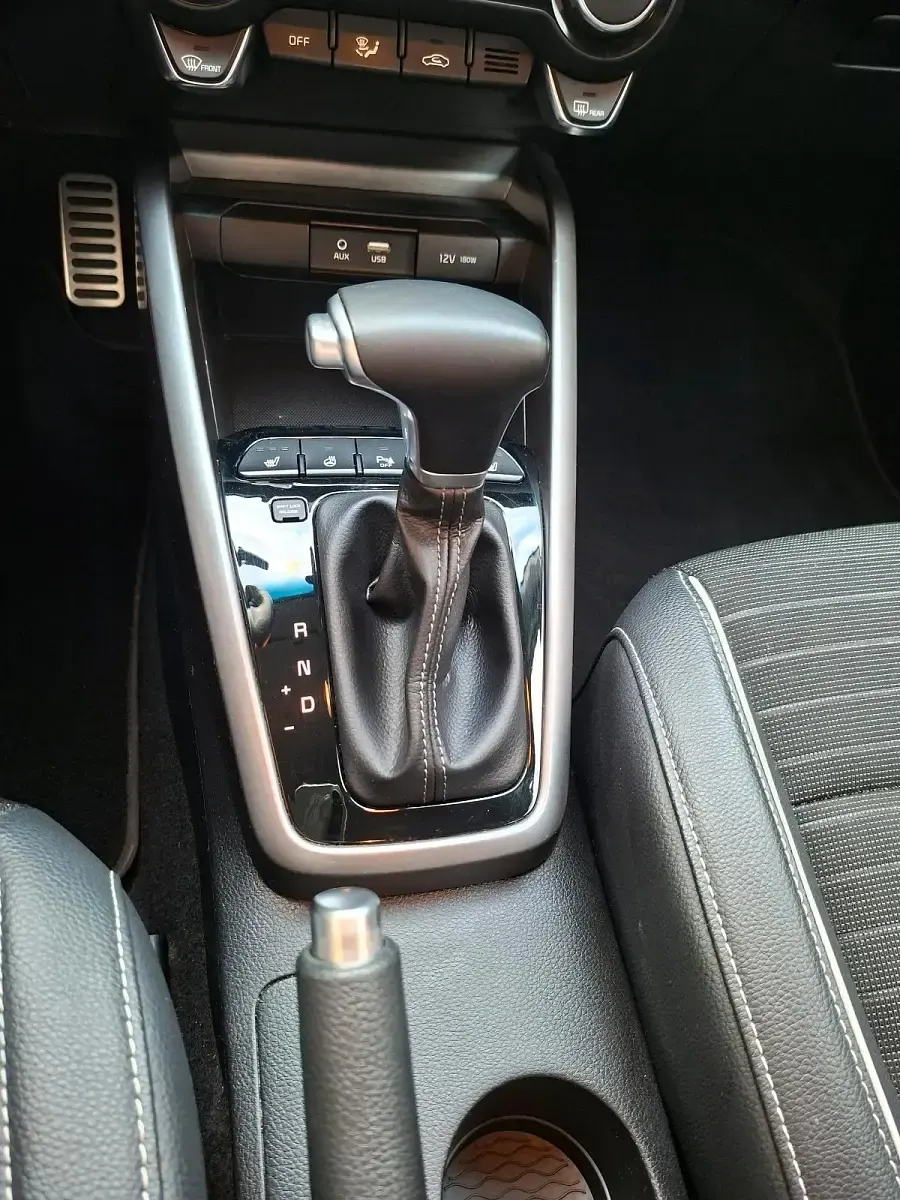 Gebraucht Kia Rio 120 PS (88 kW) 2019 Grau Limousine