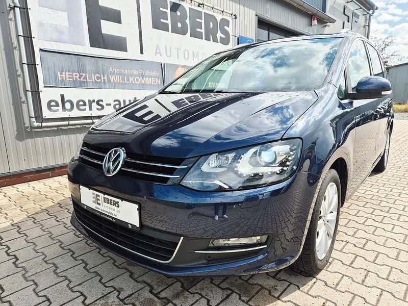 Blau Gebraucht 2015 VW Sharan Highline Van / Kleinbus | 16.490 € (Fairer Preis) - Bild 1/4