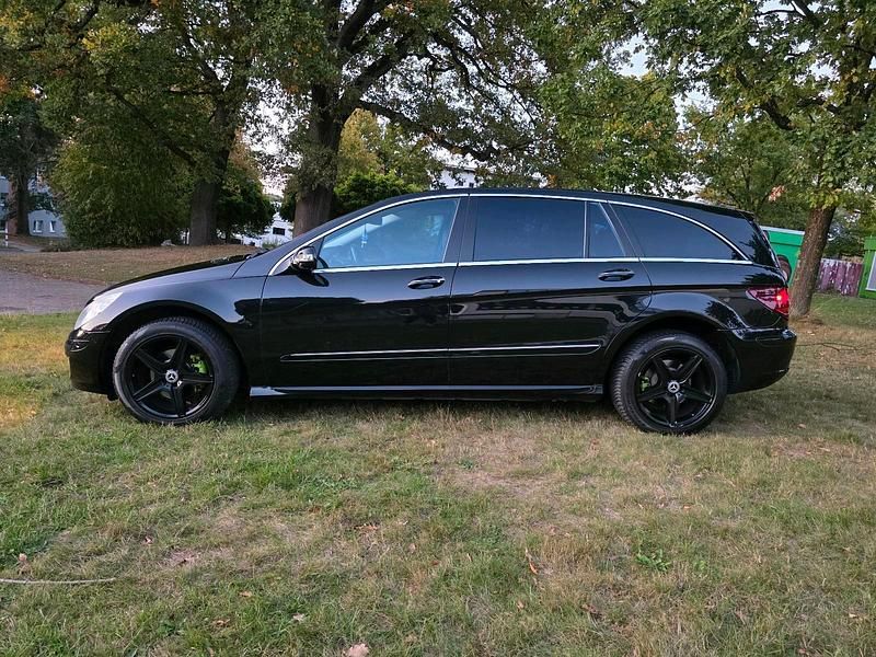 Gebraucht Mercedes R320 224 PS (164 kW) 2006 Schwarz Van / Kleinbus