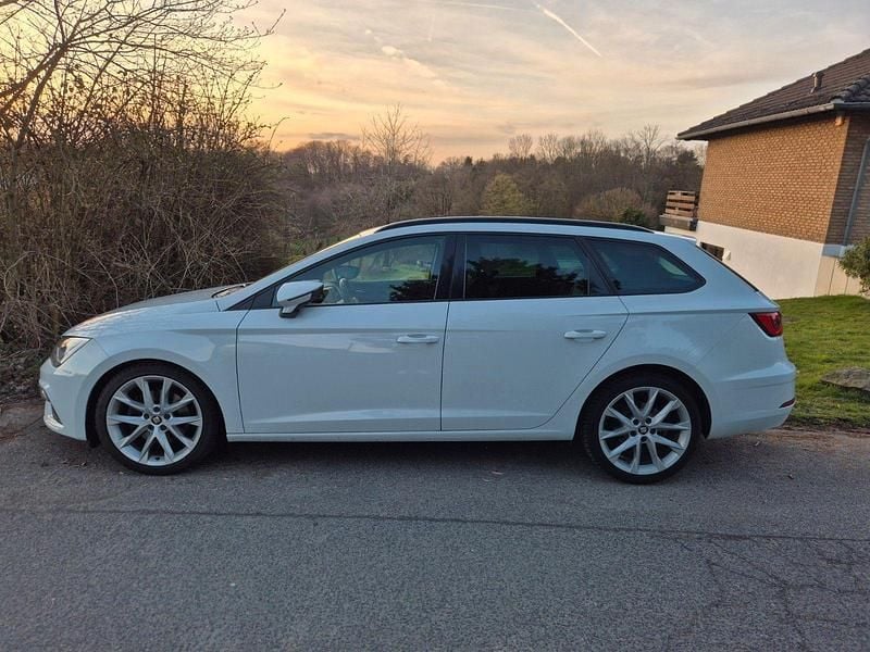 Używany Seat Leon ST Beats 150 KM (110 kW) 2022 Biały Kombi