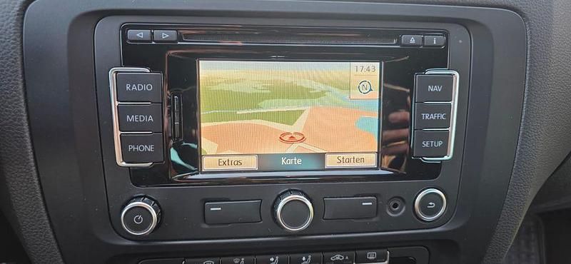 Gebraucht VW Jetta Comfortline 105 PS (77 kW) 2012 Silber Limousine