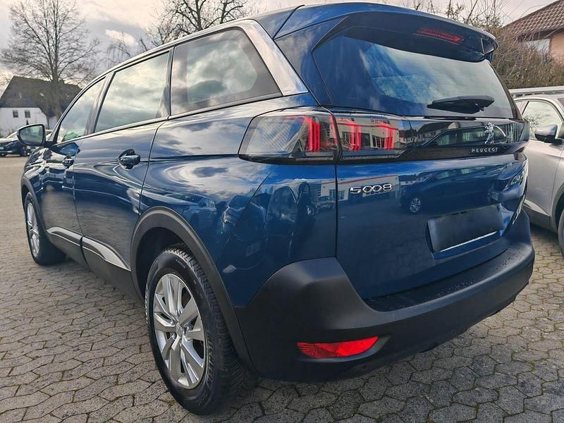 Gebraucht Peugeot 5008 131 PS (96 kW) 2022 Blau SUV