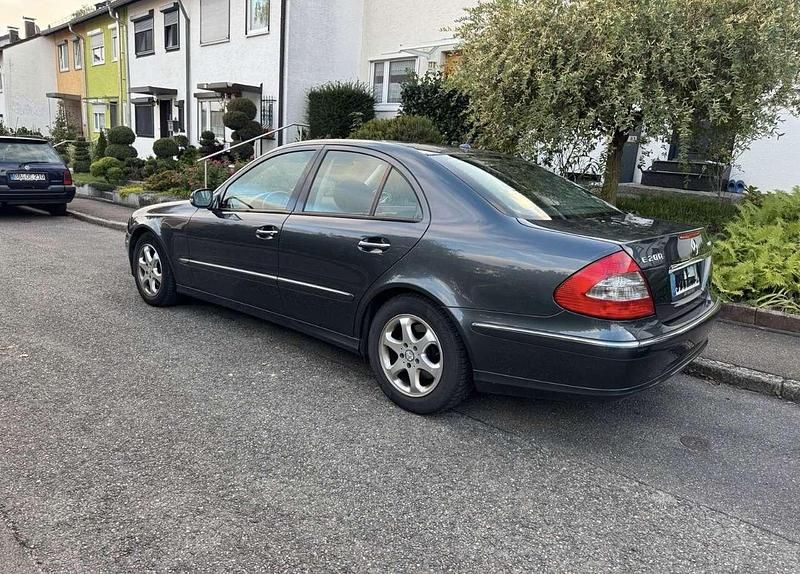 Gebraucht Mercedes E200 Elegance 184 PS (135 kW) 2008 Limousine