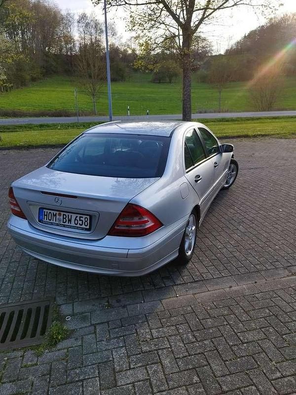 Gebraucht Mercedes C180 Classic 143 PS (105 kW) 2004 Silber Limousine
