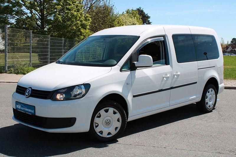 Second-hand VW Caddy Maxi Trendline 102 CP (75 kW) 2013 Alb Monovolum