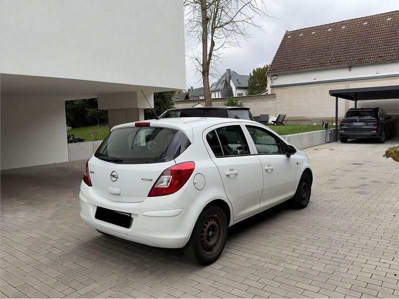 Gebraucht Opel Corsa 69 PS (50 kW) 2013 Weiß Kleinwagen