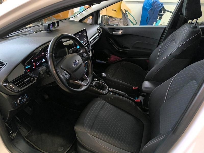 Gebraucht Ford Fiesta Titanium 125 PS (91 kW) 2017 Weiß Kleinwagen